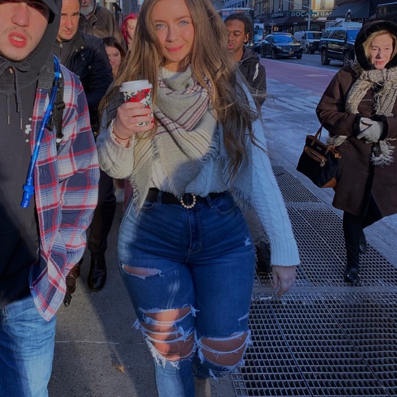 Sweater bundle - Picture 2 of 3